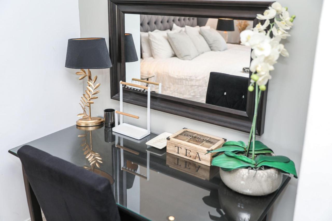 Luxury 3 Bed Royal Mile Apartment Edinburgh Exterior photo
