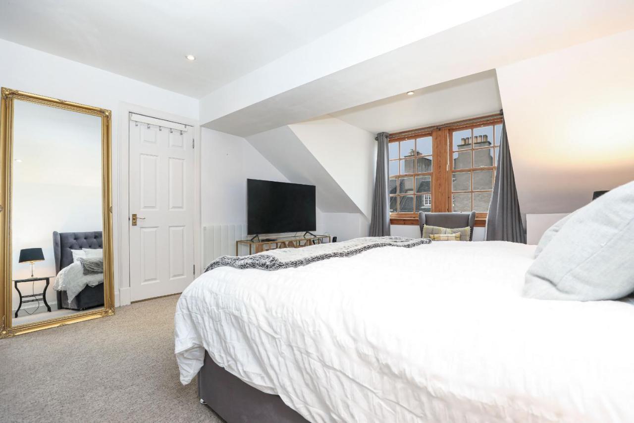 Luxury 3 Bed Royal Mile Apartment Edinburgh Exterior photo